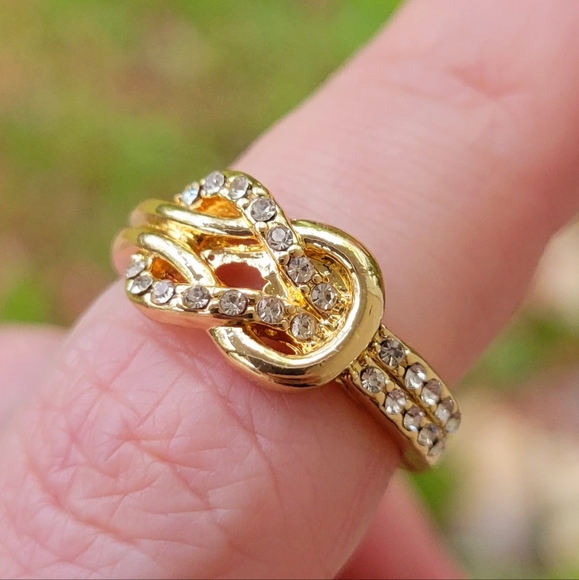 Gold Belt Knot Diamond Ring Size 6.5 - Picture 5 of 13